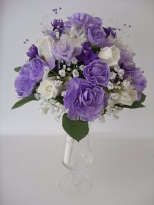 Lilac & Cream Posy - £25.00