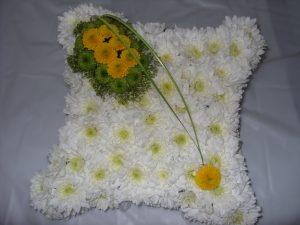 Cushion Tribute - White & Yellow - £40.00