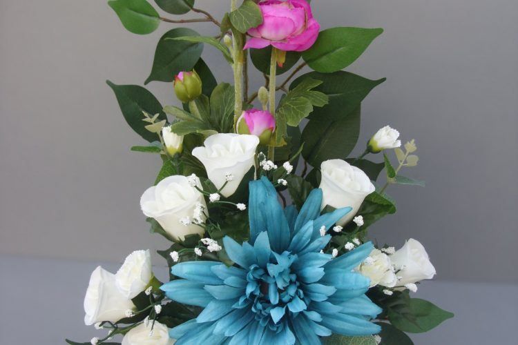 Turquoise Daisy, Rose & Carnations - £28.00