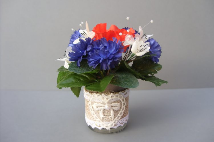 Cornflower & Poppy Table Arrangement - £12.00