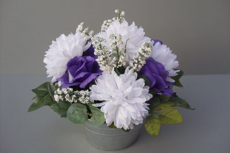 Rose & Chrysanthemum Table Arrangement - £24.50